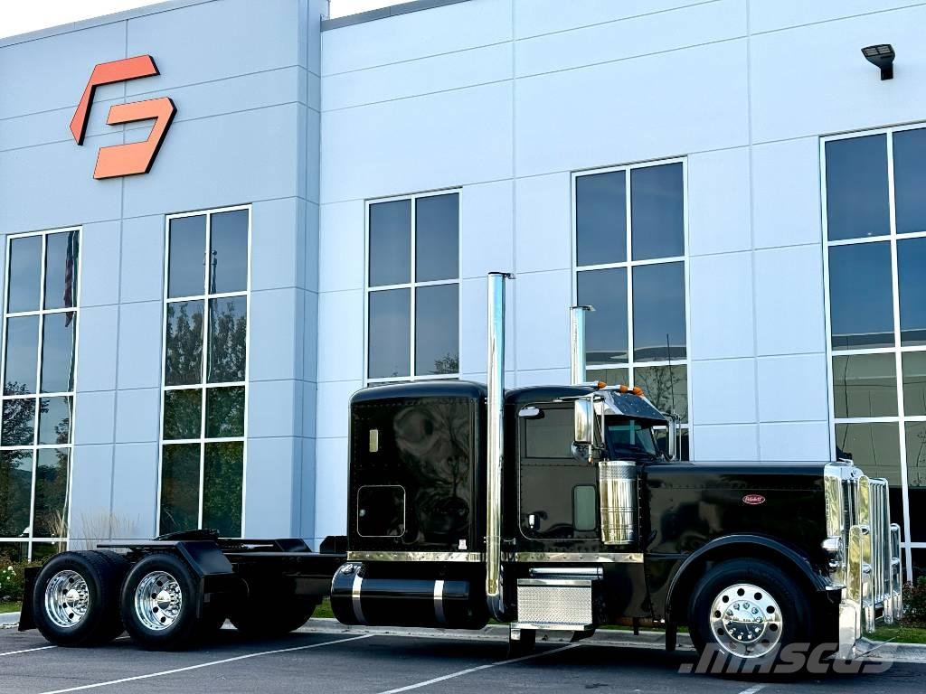 Peterbilt 389 PRIDE Влекачи