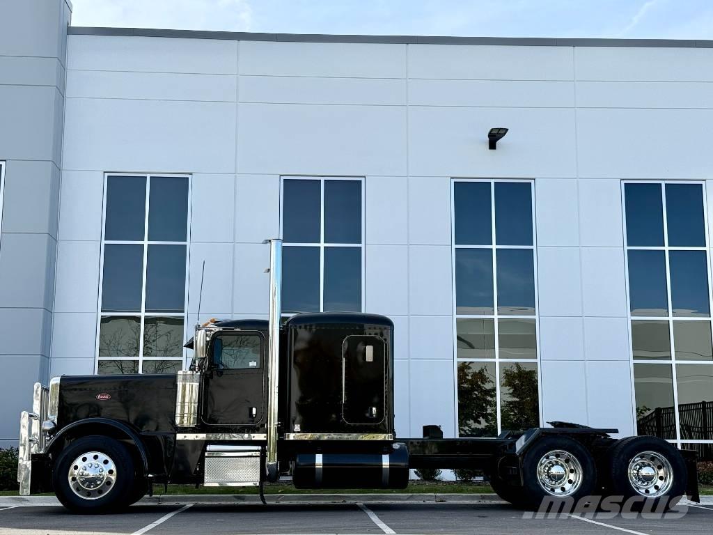 Peterbilt 389 PRIDE Влекачи
