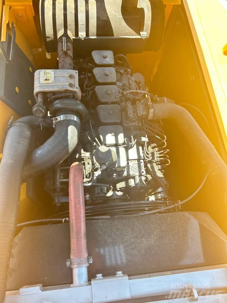 Hyundai 210w-9 Колесни екскаватори