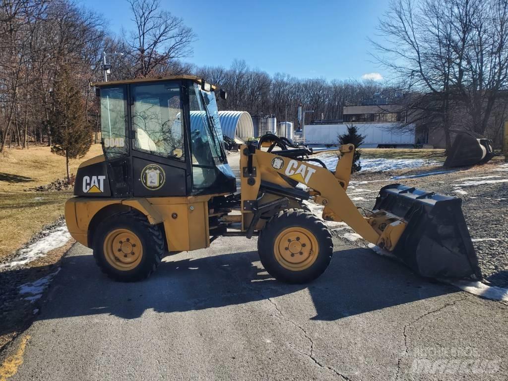 CAT 904 B Колесни товарачи