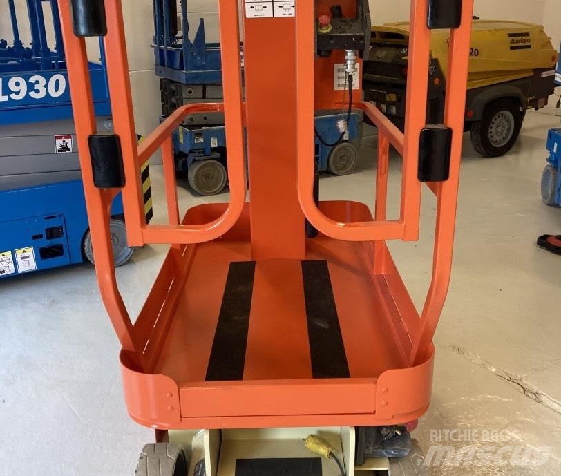JLG 1230 ES Вертикални мачтови повдигачи
