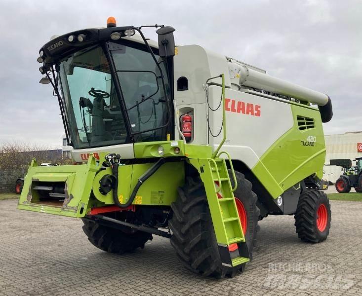 CLAAS TUCANO 420 Комбайни