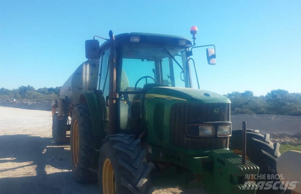 John Deere 6220 Трактори