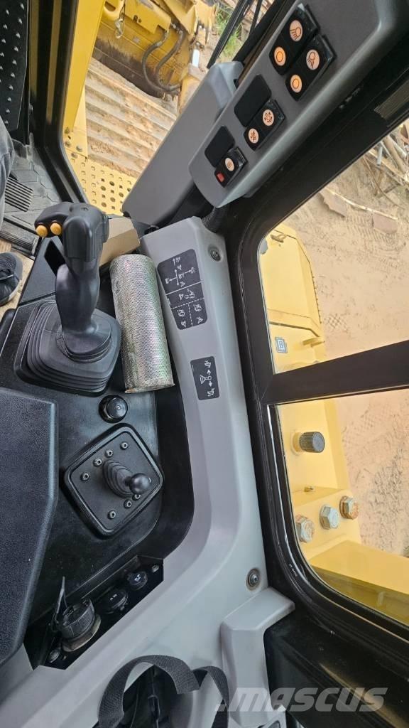 CAT D 6 T LGP Верижни булдозери
