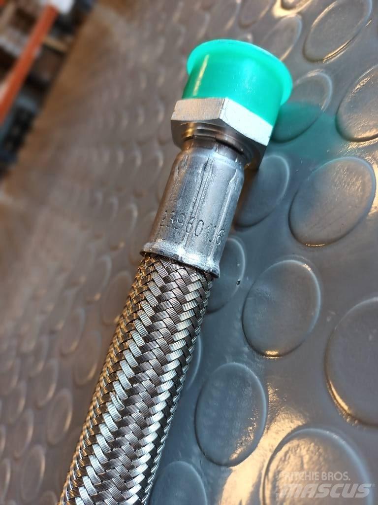 Volvo HOSE 23960136 Транспорт - Други