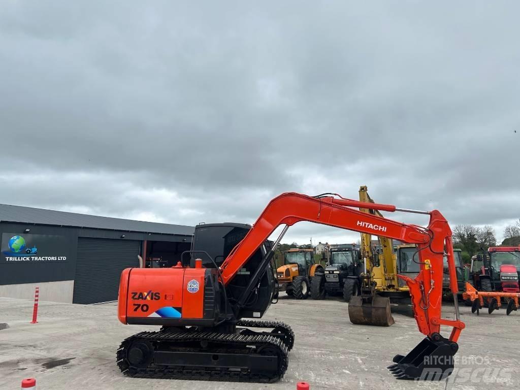 Hitachi Zaxis 70 Средни екскаватори 7т - 12т