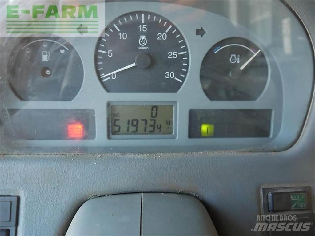 Valtra 8450 Трактори