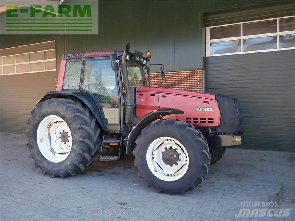 Valtra 8450 Трактори