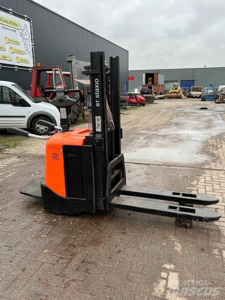 BT SPE 125 Колички високоповдигачи с теглич