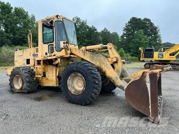 Komatsu WA 320-1 Колесни товарачи