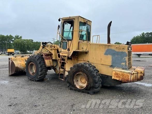Komatsu WA 320-1 Колесни товарачи