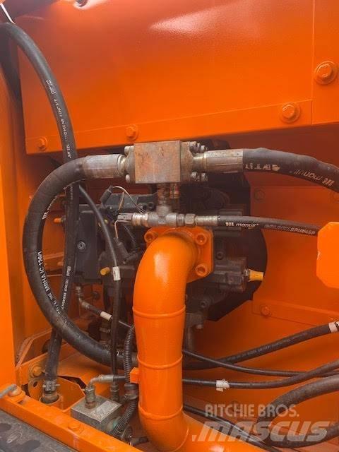 Doosan DX 180 LC Верижен екскаватор