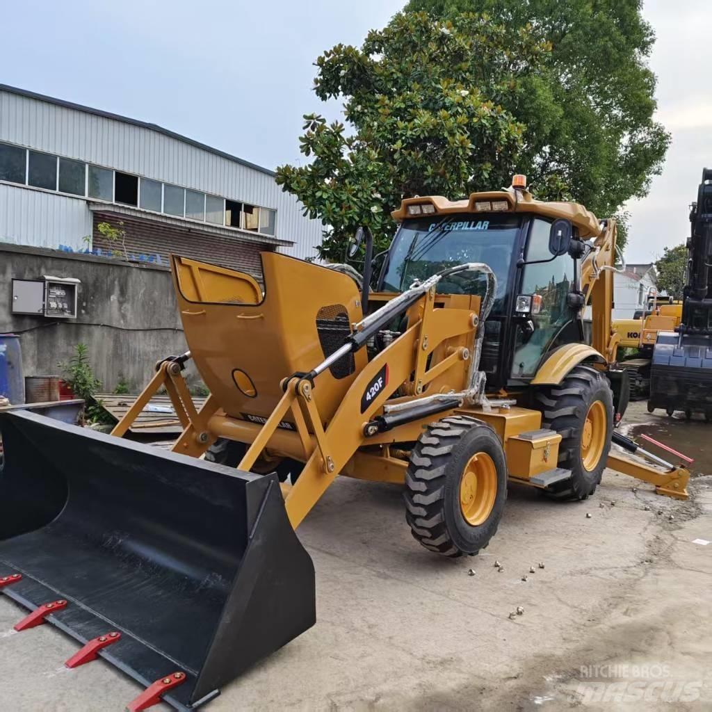CAT 420 F Товарач със заден ексватор