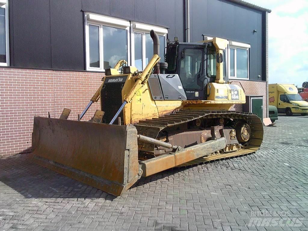 Komatsu D65PX-15 Верижни булдозери
