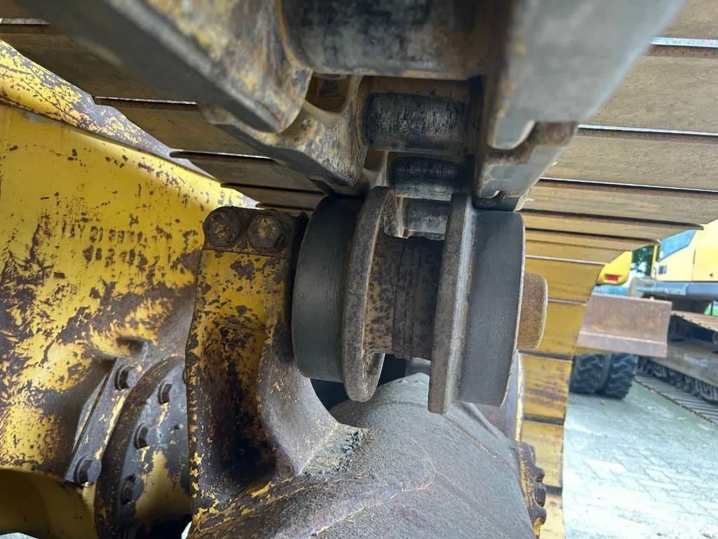 Komatsu D65PX-15 Верижни булдозери
