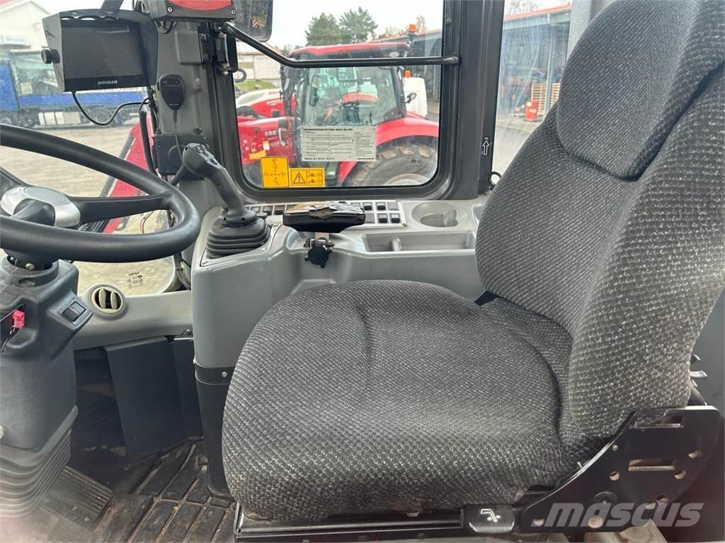 Doosan DL 300 Колесни товарачи