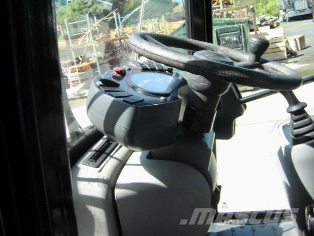 CAT 908 M Колесни товарачи