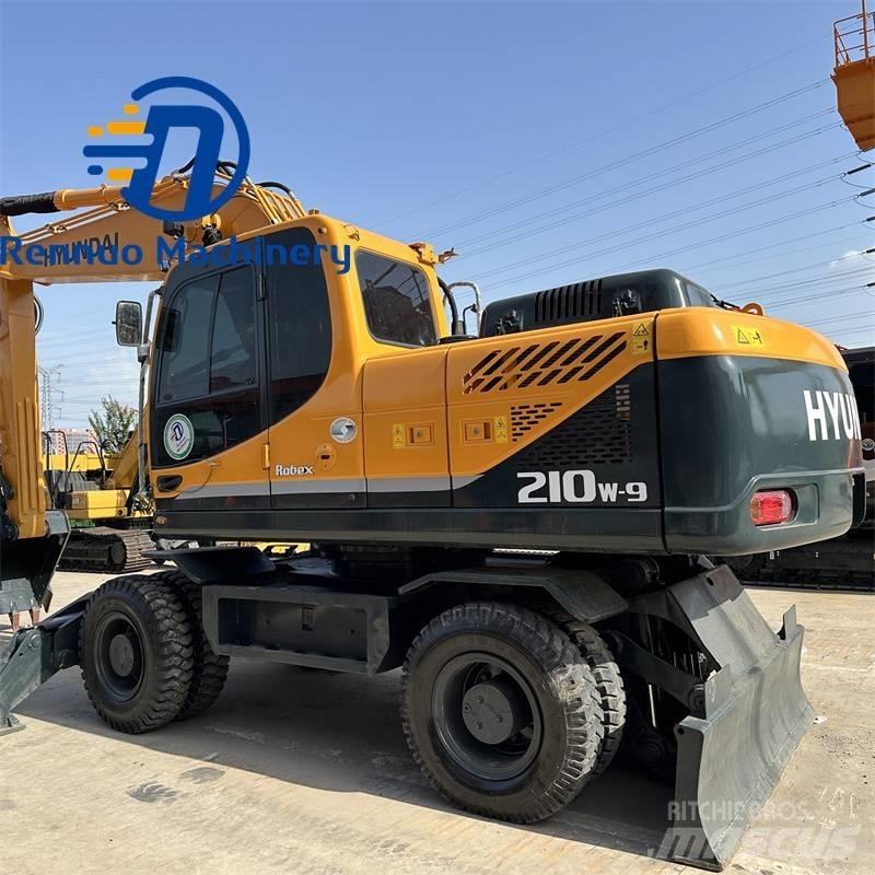 Hyundai 210W-9 Колесни екскаватори
