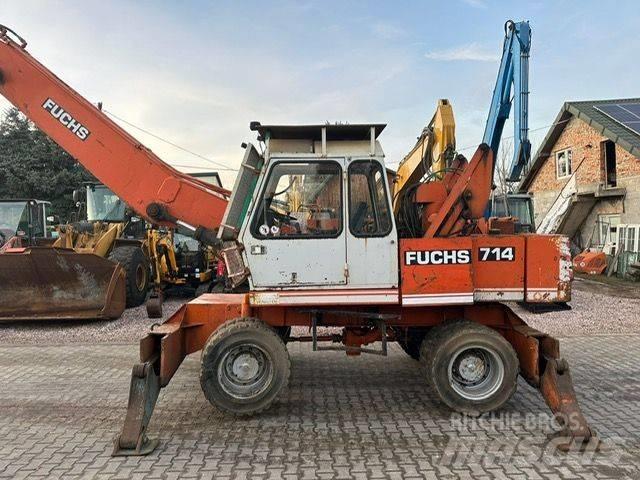 Fuchs FUCHS 714 Оператори на отпадъци/индустрия
