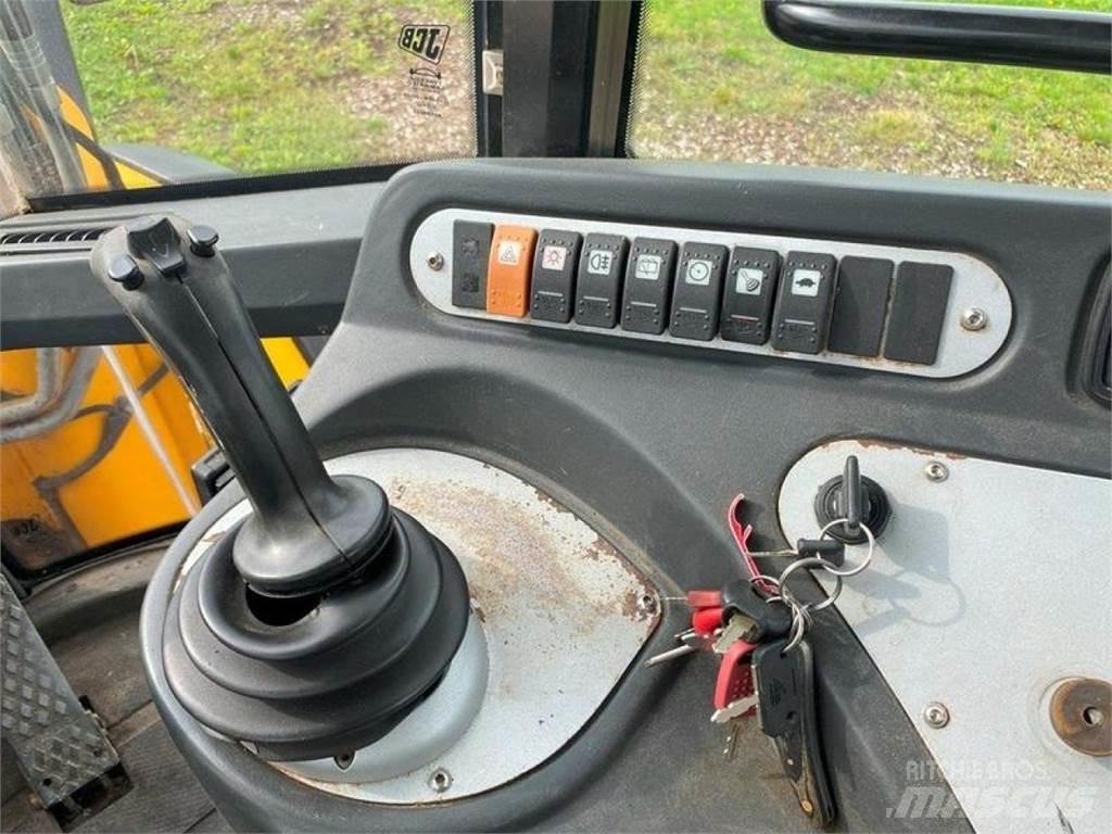 JCB 426E AGRI HT Колесни товарачи