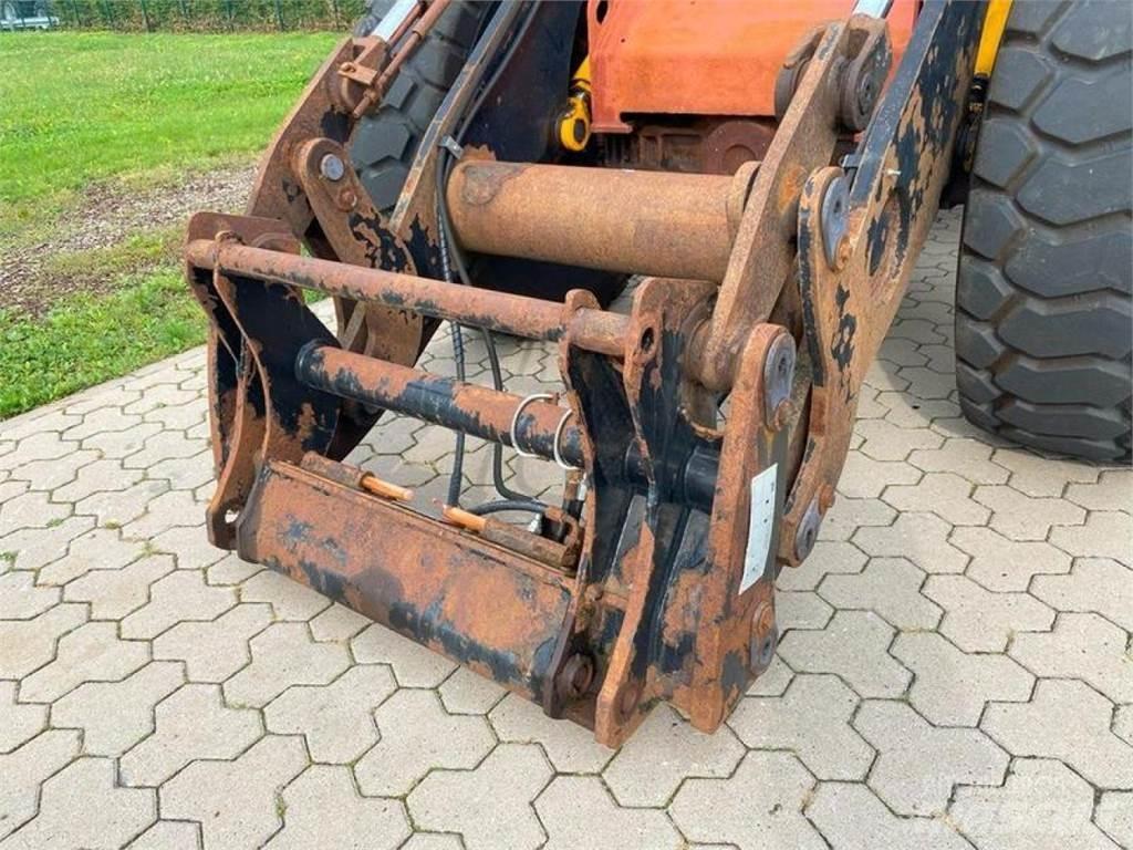 JCB 426E AGRI HT Колесни товарачи