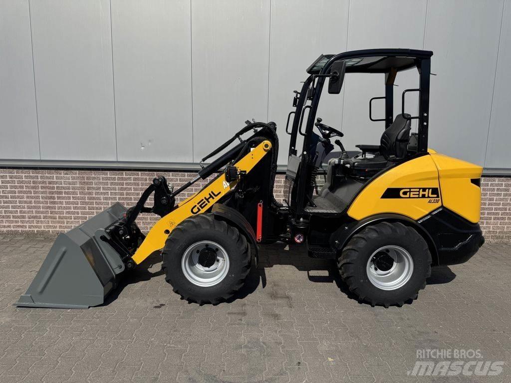 Gehl AL330 Колесни товарачи