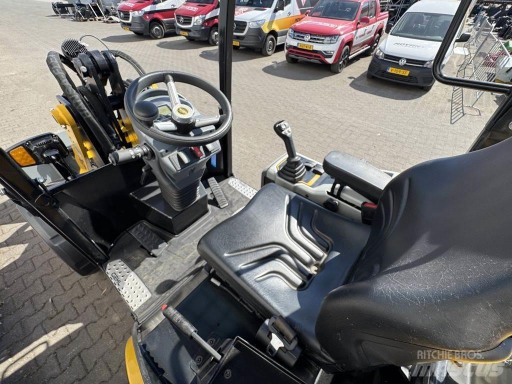 Gehl AL330 Колесни товарачи
