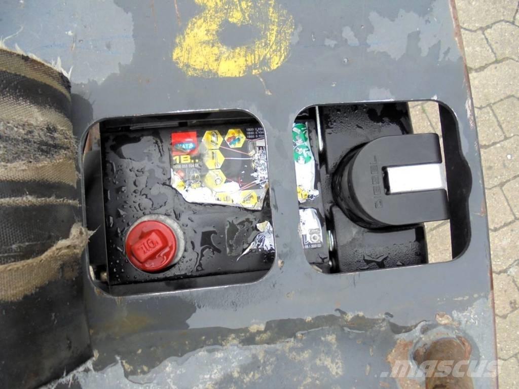 Bomag BPR 35/60 D Уплътнители за плочи
