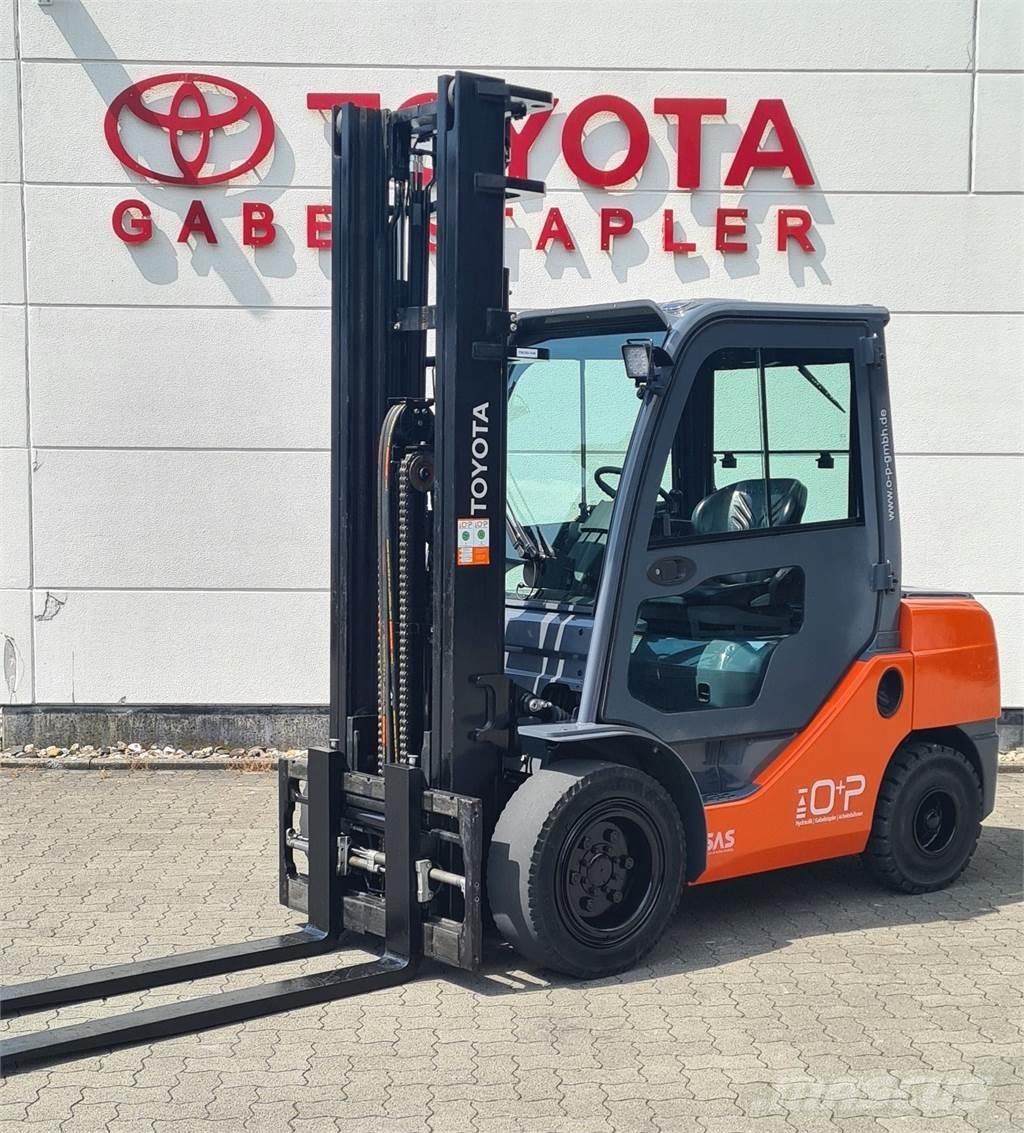 Toyota 02-8FDJF35 Дизелови камиони