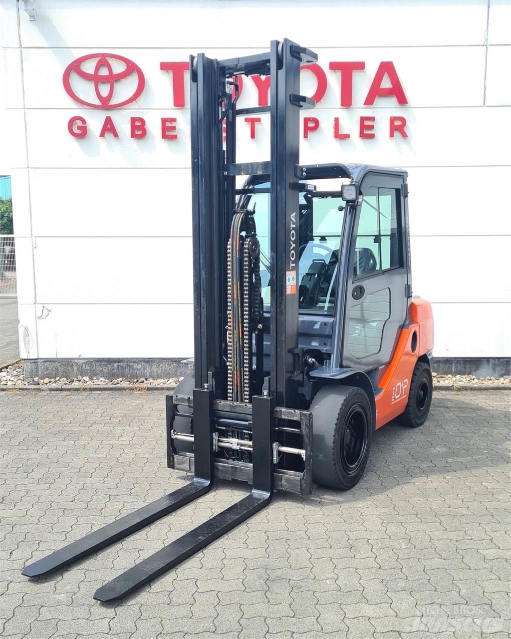 Toyota 02-8FDJF35 Дизелови камиони