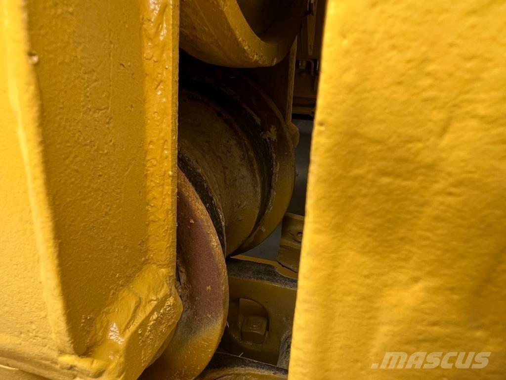 CAT D6H XL Верижни булдозери
