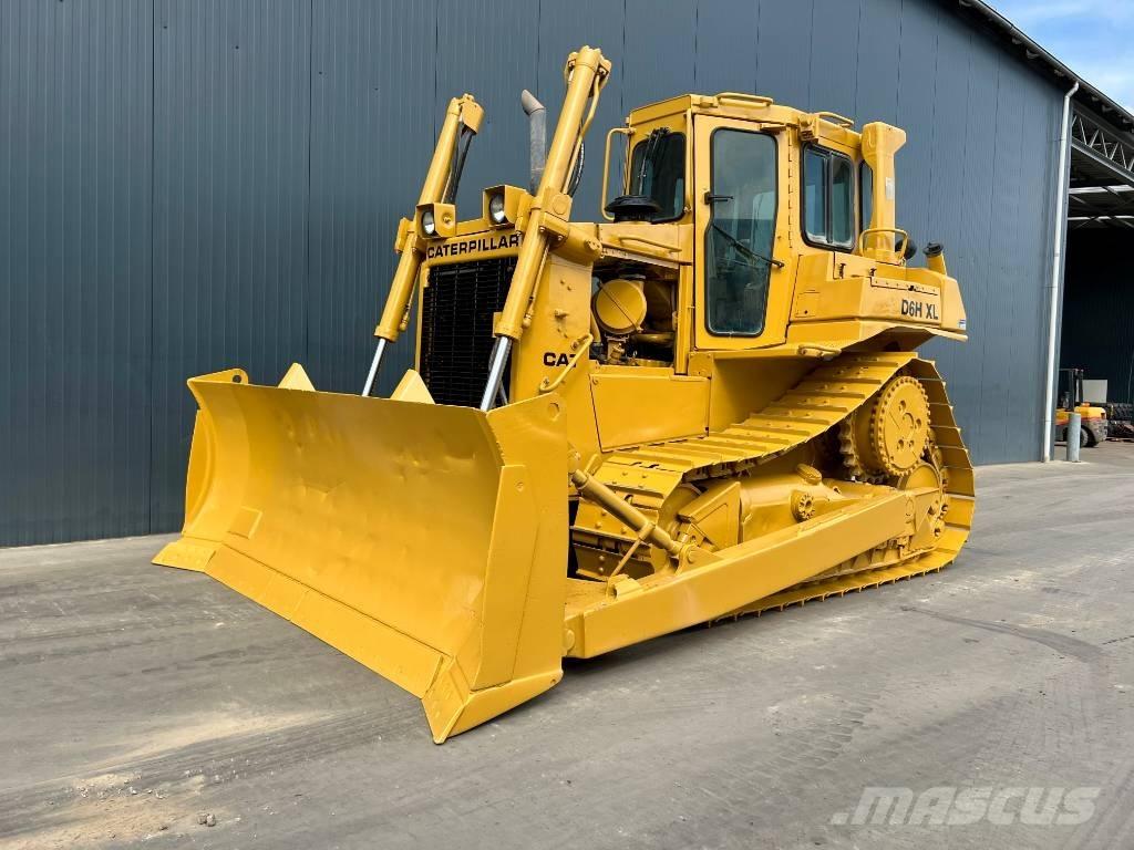 CAT D6H XL Верижни булдозери
