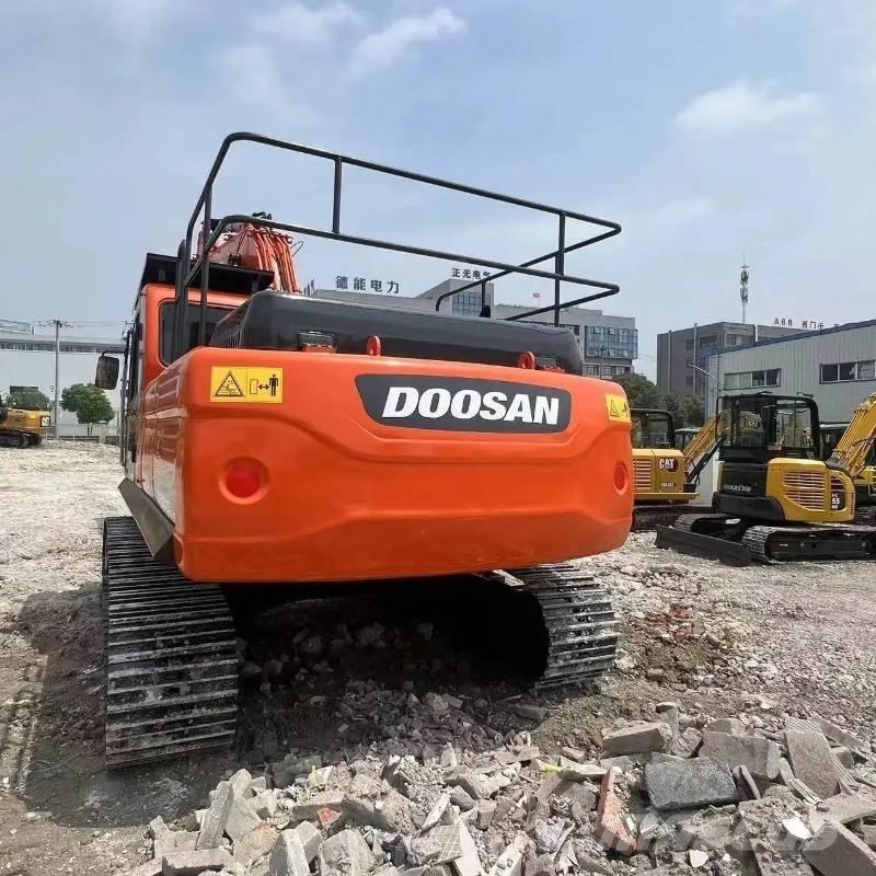 Doosan DX 300 Верижен екскаватор