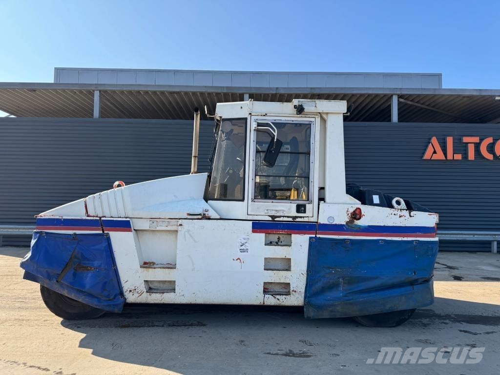 CAT PS-300B Пневматични гумени  ролки
