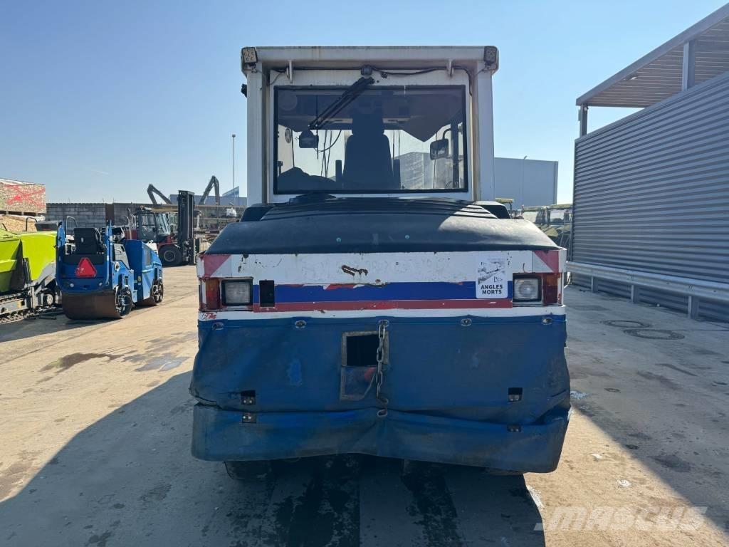 CAT PS-300B Пневматични гумени  ролки
