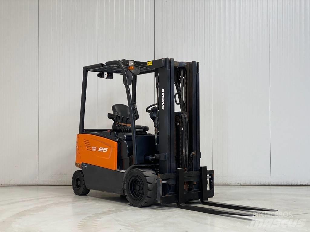 Doosan B25X-7 Електрически вилични кари-повдигачи
