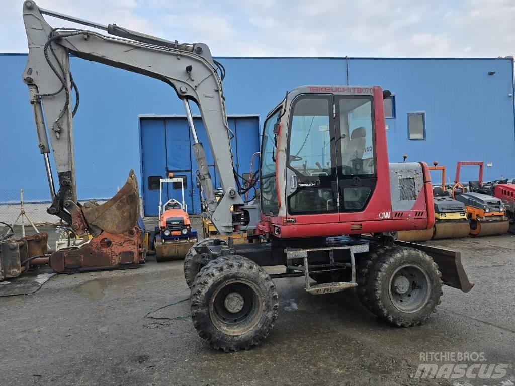Takeuchi TB070W Колесни екскаватори