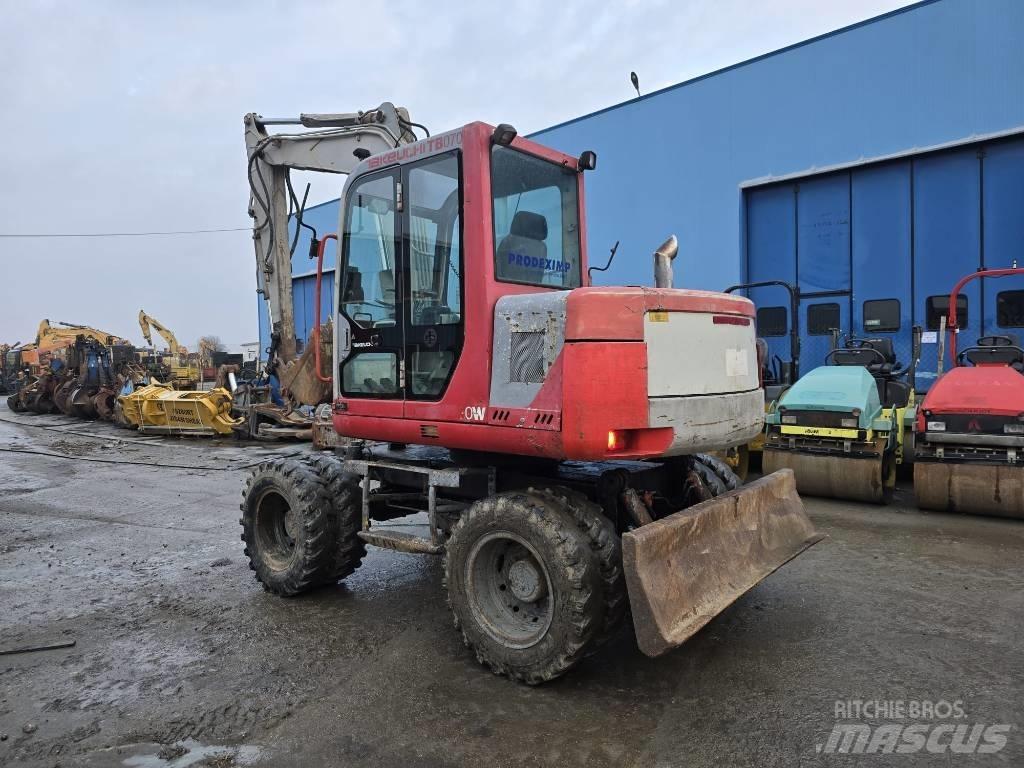Takeuchi TB070W Колесни екскаватори