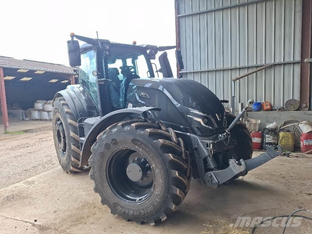 Valtra Q265 Трактори