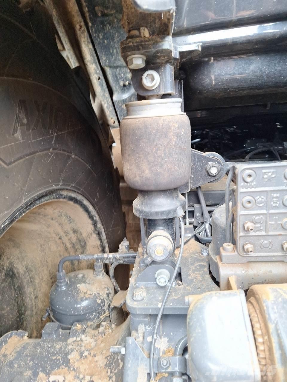 Valtra Q265 Трактори