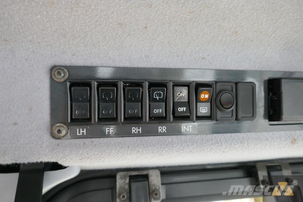 Komatsu D85PX-15 Верижни булдозери
