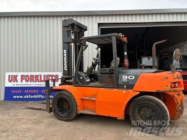Doosan D 90 S-5 Дизелови камиони