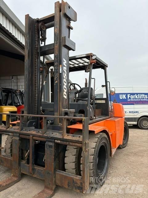 Doosan D 90 S-5 Дизелови камиони
