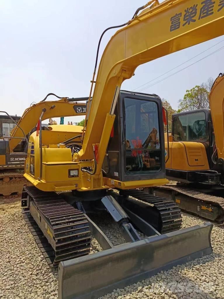 Komatsu PC 70 Средни екскаватори 7т - 12т