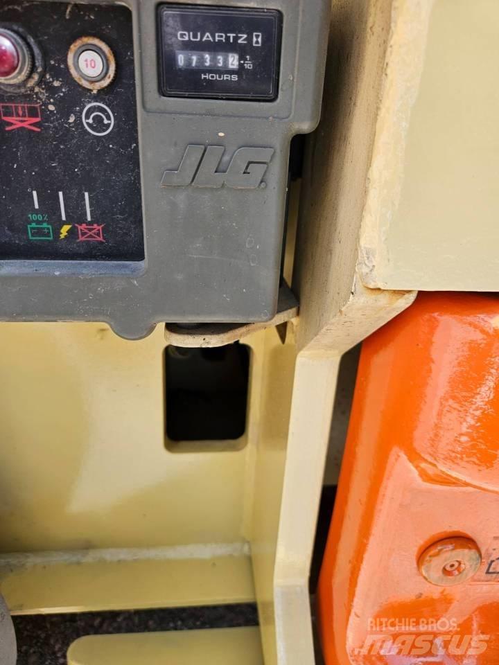 JLG 2630 ES Ножични работни платформи