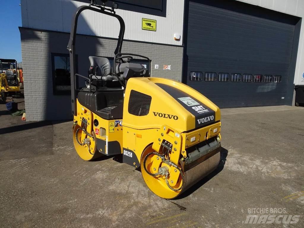 Volvo DD25B Двойни барабанни ролки
