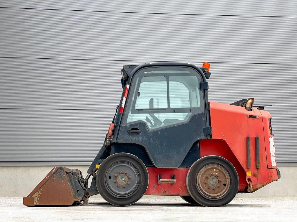 JCB R260 Мини товарачи
