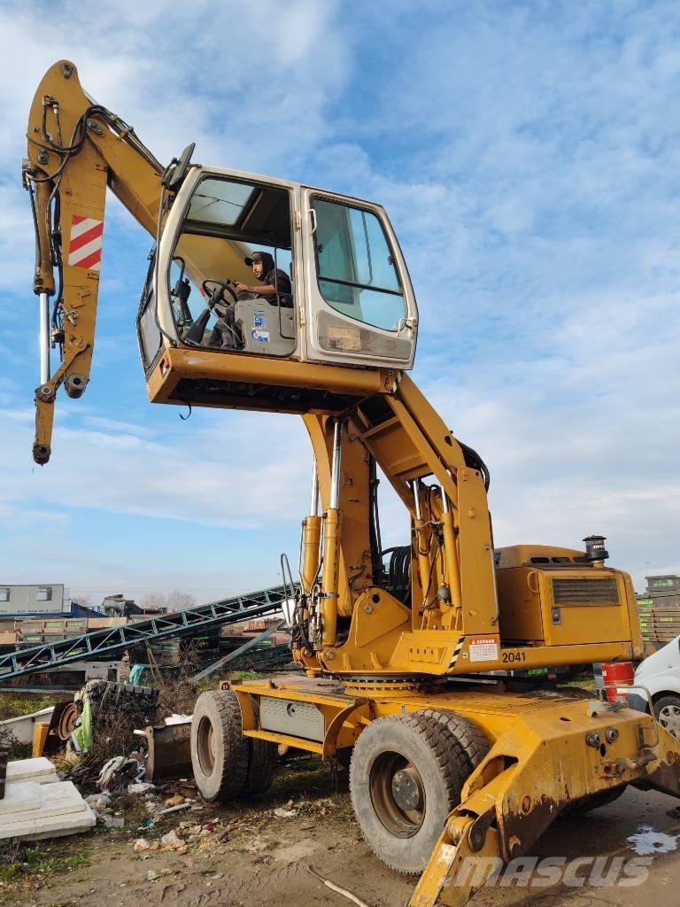 Liebherr 904C Оператори на отпадъци/индустрия
