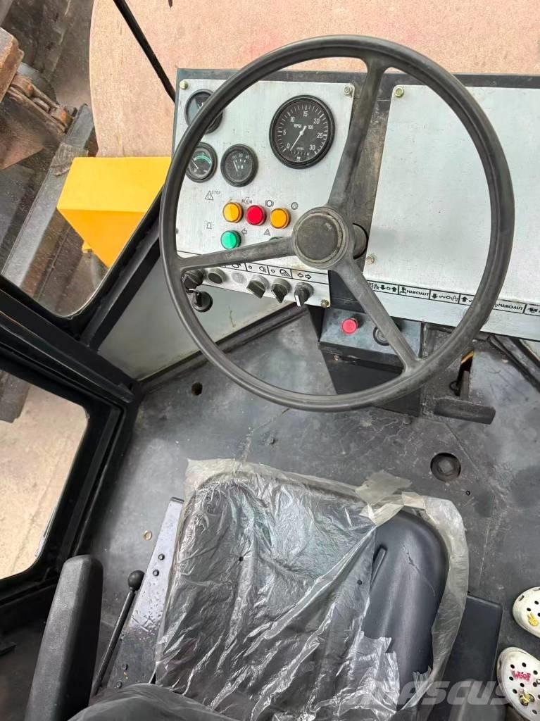 Dynapac CA 30 D Еднобарабанни ролки
