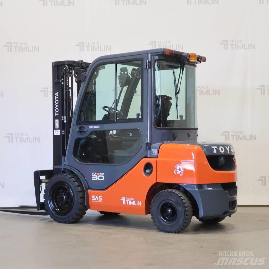 Toyota 02-8FDF30 Дизелови камиони